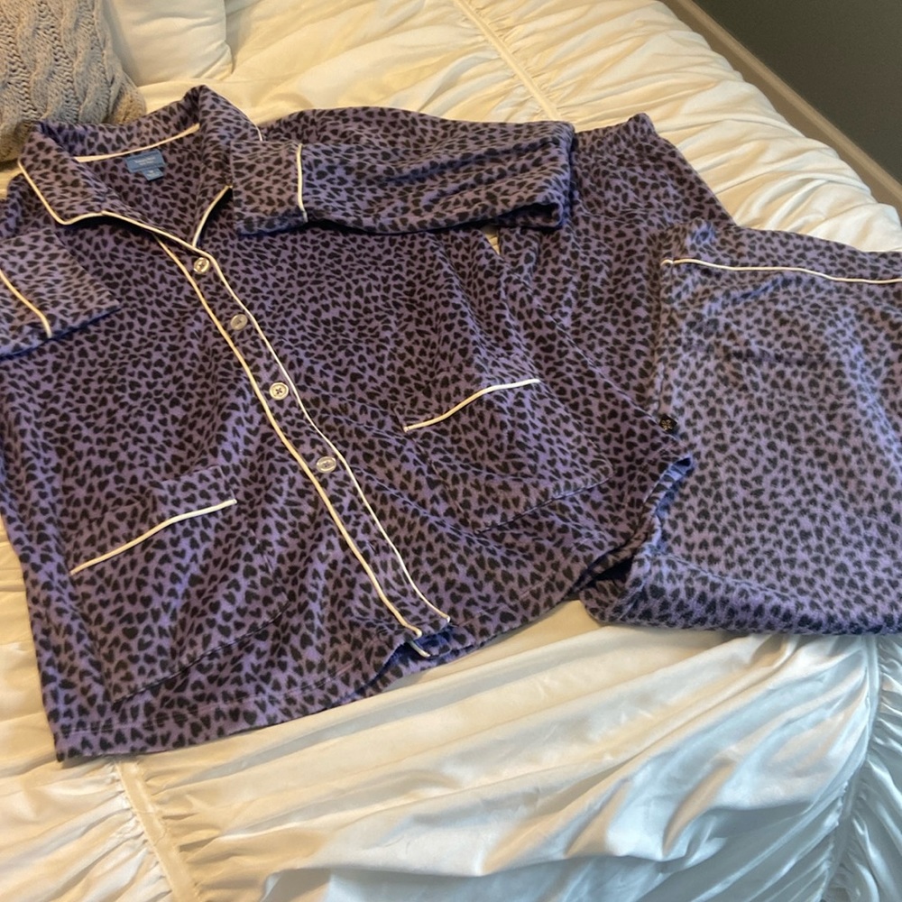 Vera Wang fleece PJs